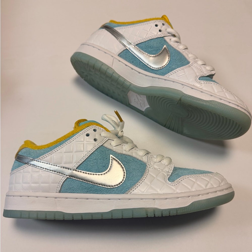 Nike SB Golden Yellow Sneakers